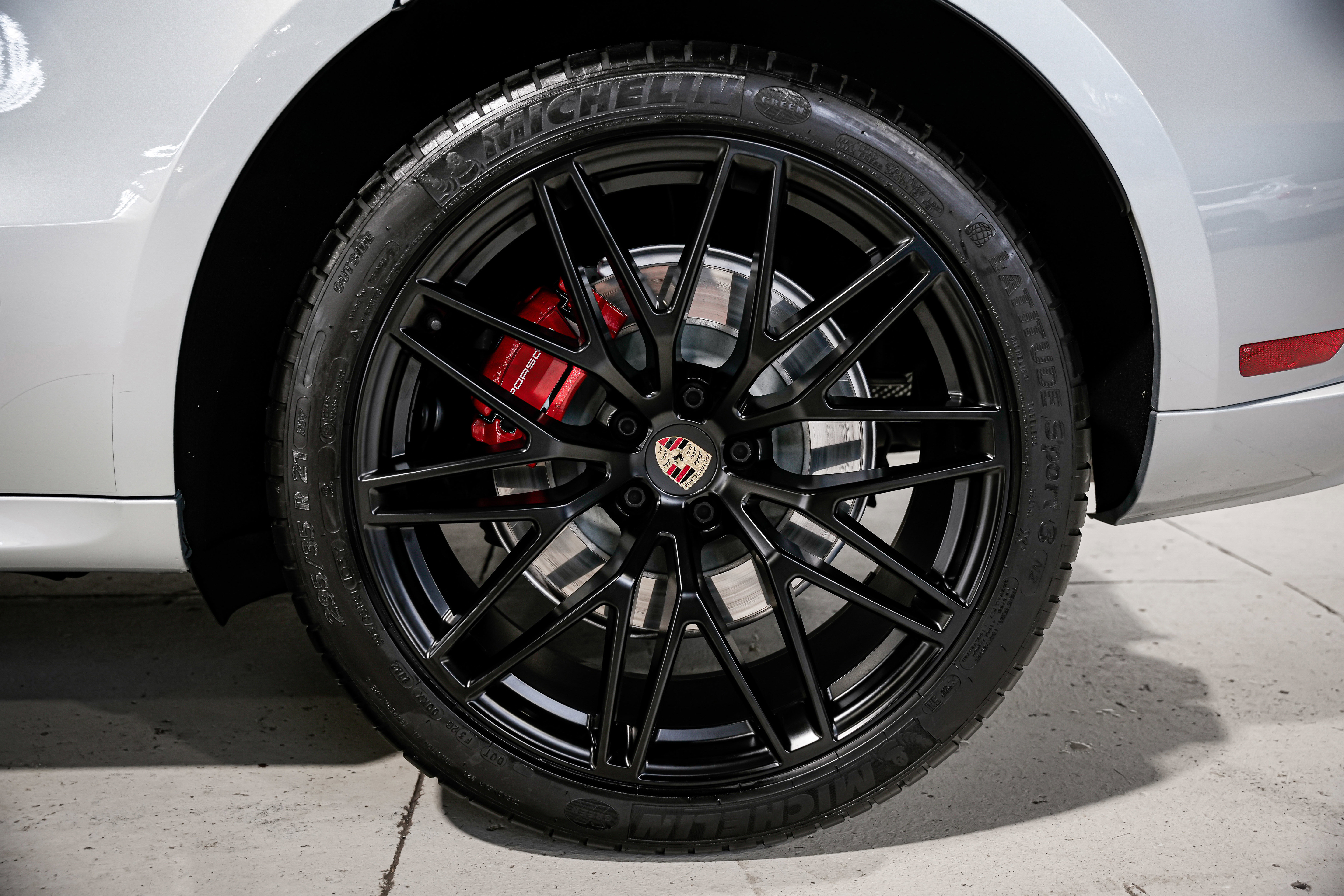 Used 2022 Porsche Macan GTS w/ Sport Chrono Package image 54