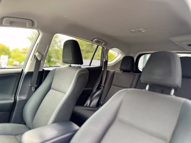 Used 2018 Toyota RAV4 LE w/ All Weather Liner Package AWD/4WD image 11