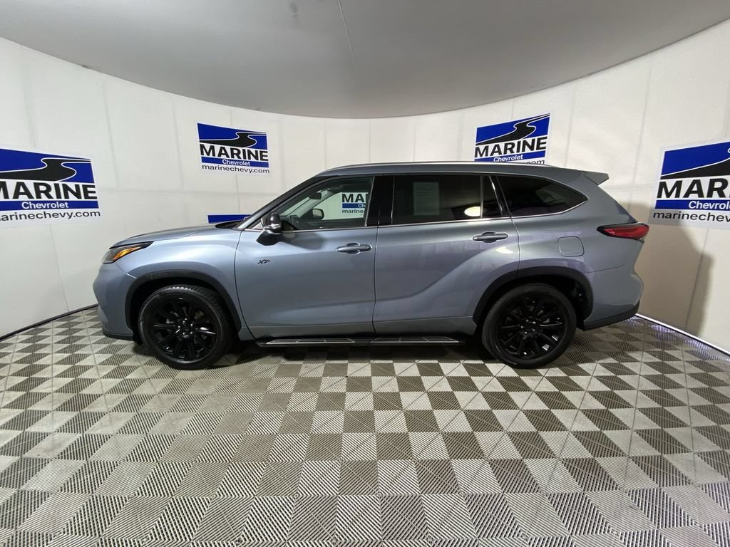 Used 2021 Toyota Highlander XLE FWD image 10