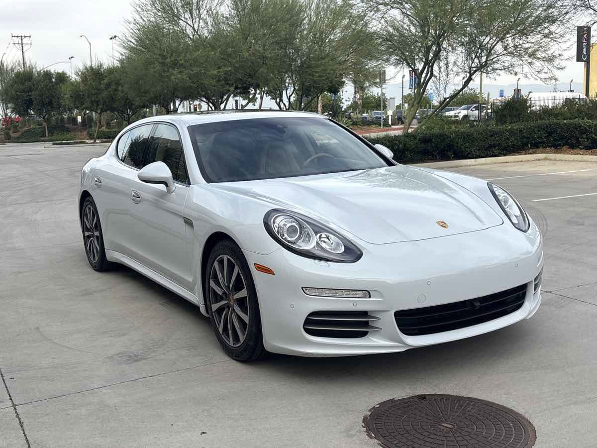 Used 2016 Porsche Panamera 4 Edition image 7