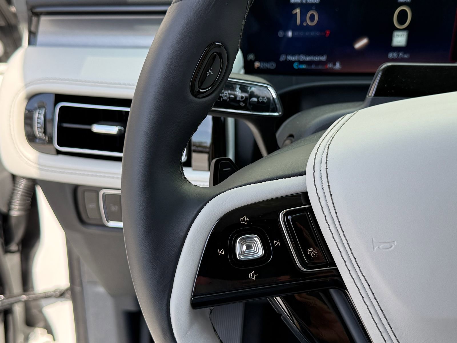 New 2026 Lincoln Aviator AWD image 40