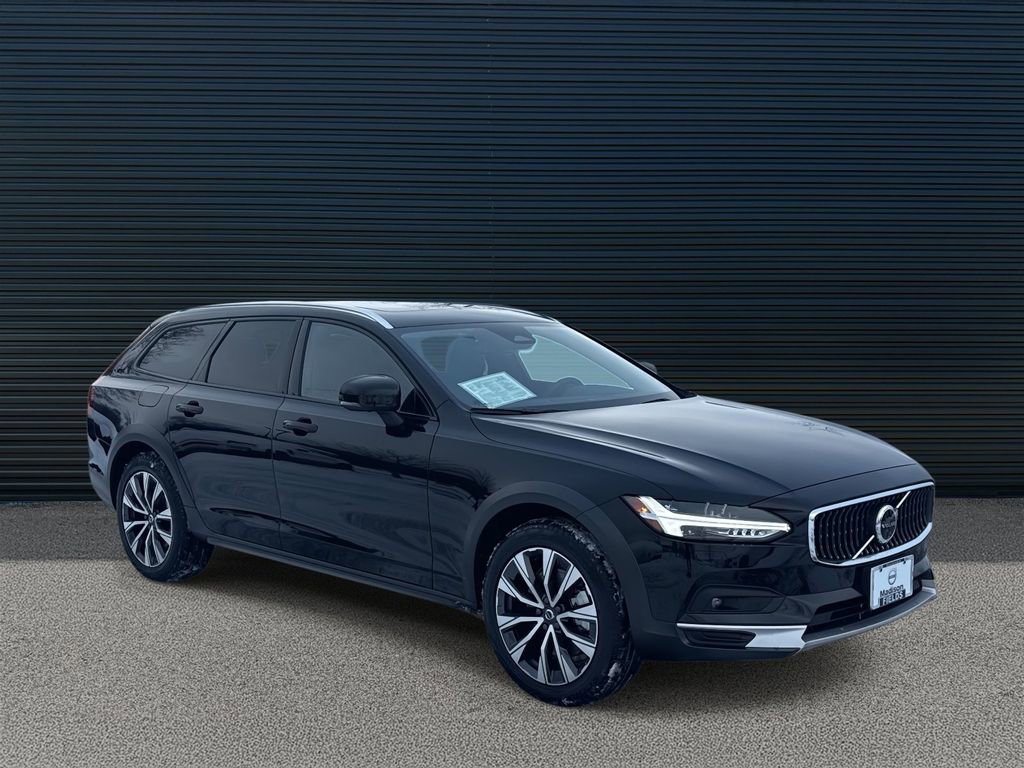 Certified 2024 Volvo V90 B6 Cross Country Plus image 3