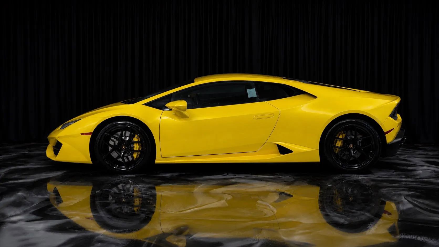 Used 2018 Lamborghini Huracan LP 580-2 RWD image 3