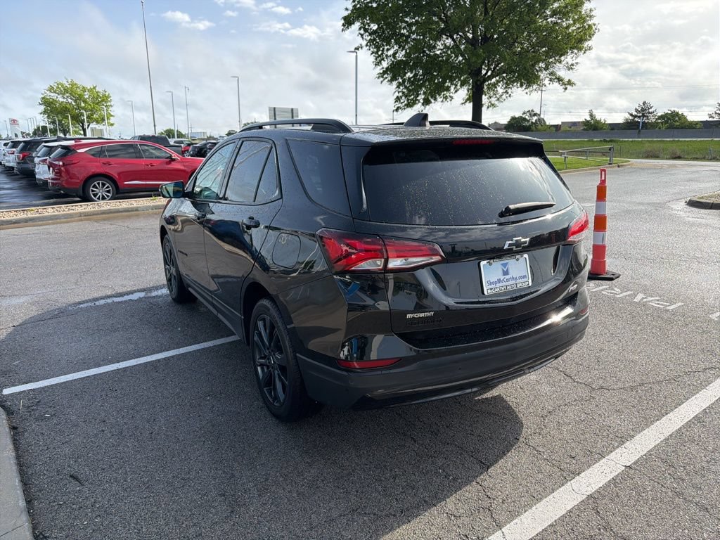 Used 2022 Chevrolet Equinox RS w/ Infotainment Package FWD image 5