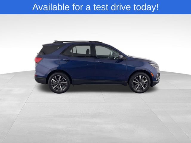 Used 2023 Chevrolet Equinox RS FWD image 3
