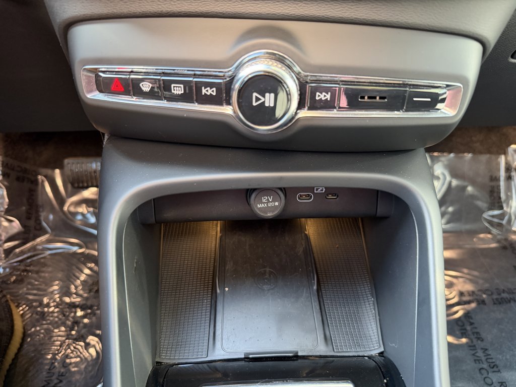 Used 2024 Volvo C40 P8 Recharge Ultimate w/ Protection Package Premier image 23