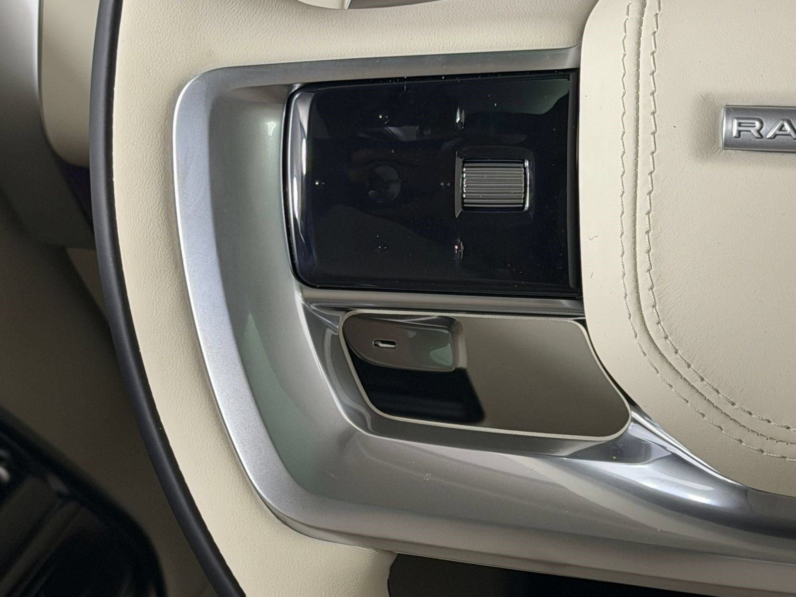 New 2026 Land Rover Range Rover SE AWD/4WD image 14