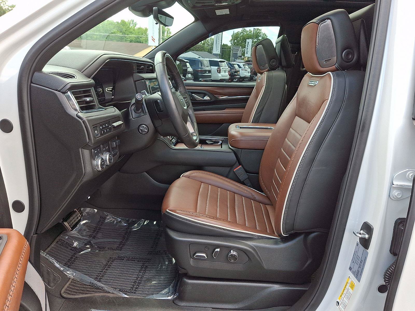 Used 2024 GMC Yukon XL Denali Ultimate AWD/4WD image 15