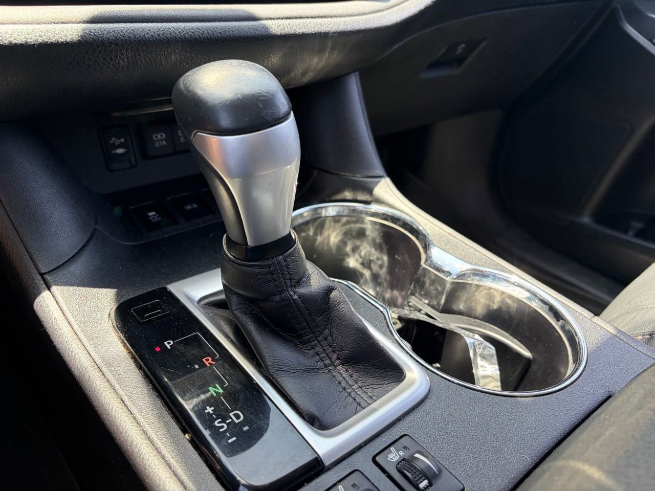 Used 2017 Toyota Highlander SE AWD/4WD image 9