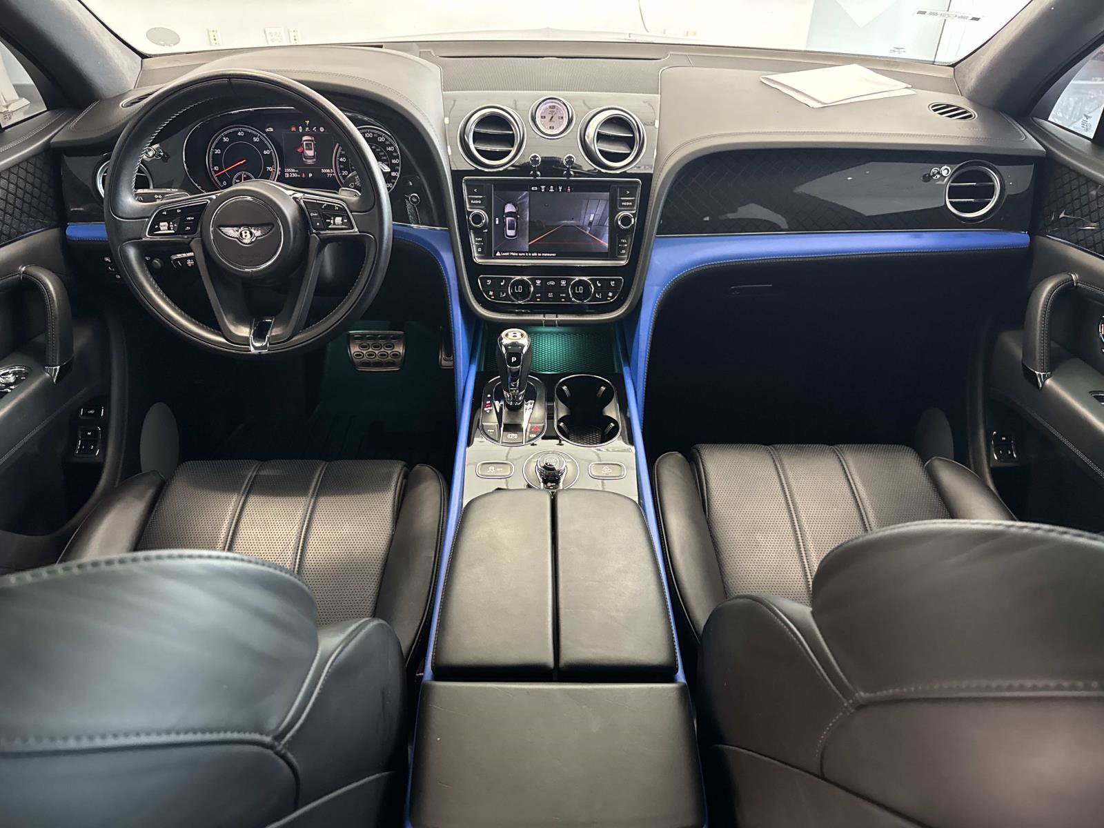Used 2020 Bentley Bentayga Design Series AWD/4WD image 11