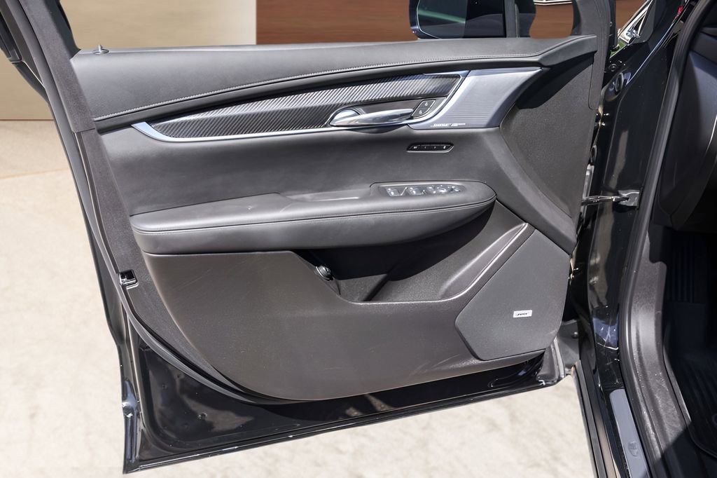 Certified 2023 Cadillac XT6 Sport w/ Technology Package image 26