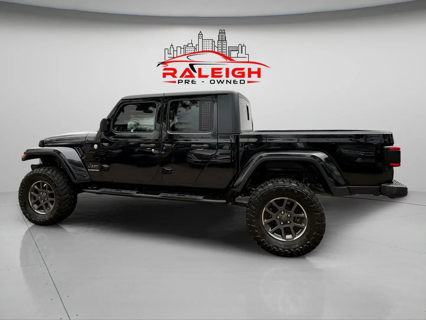 Used 2020 Jeep Gladiator Overland image 8