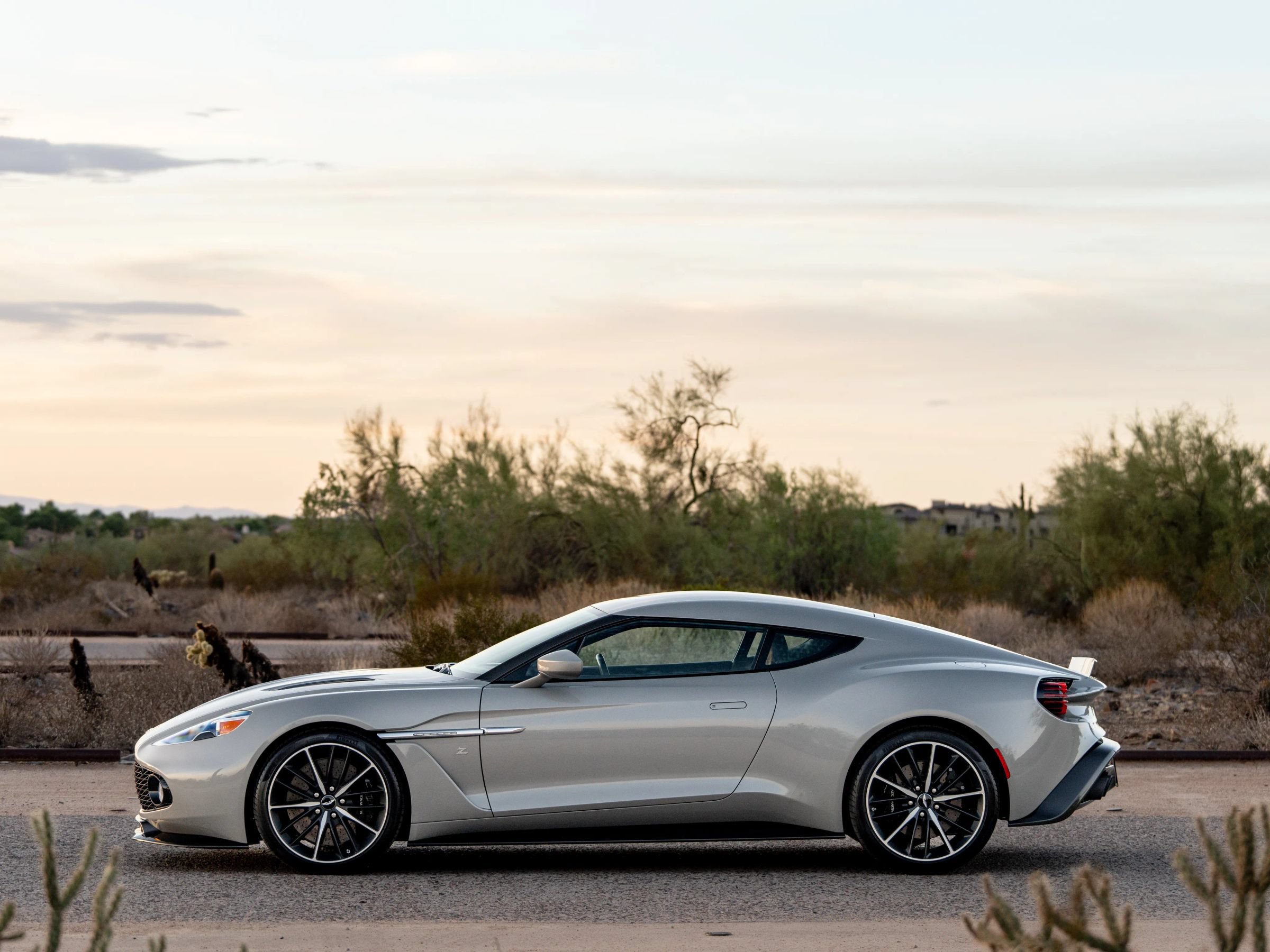 Used 2018 Aston Martin Vanquish Zagato RWD image 5
