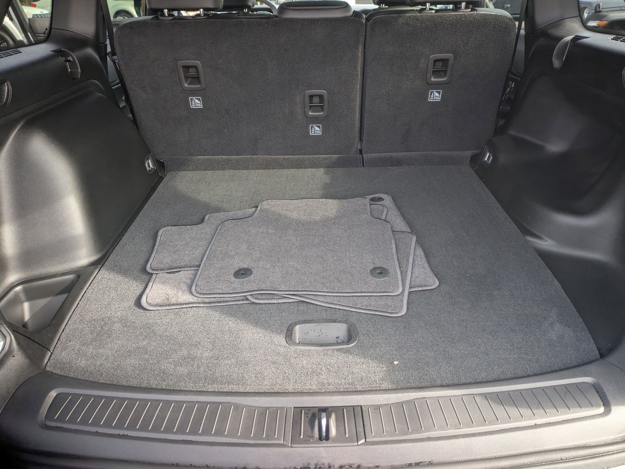 Used 2025 Jeep Grand Cherokee Altitude image 23