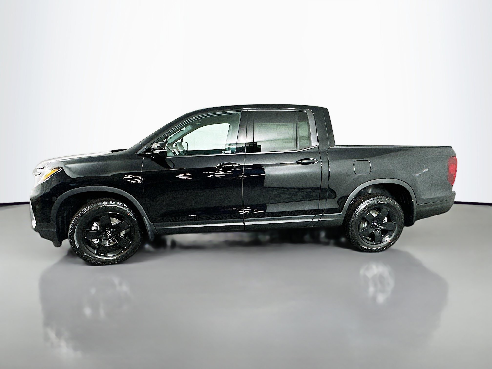 New 2026 Honda Ridgeline Black Edition image 4