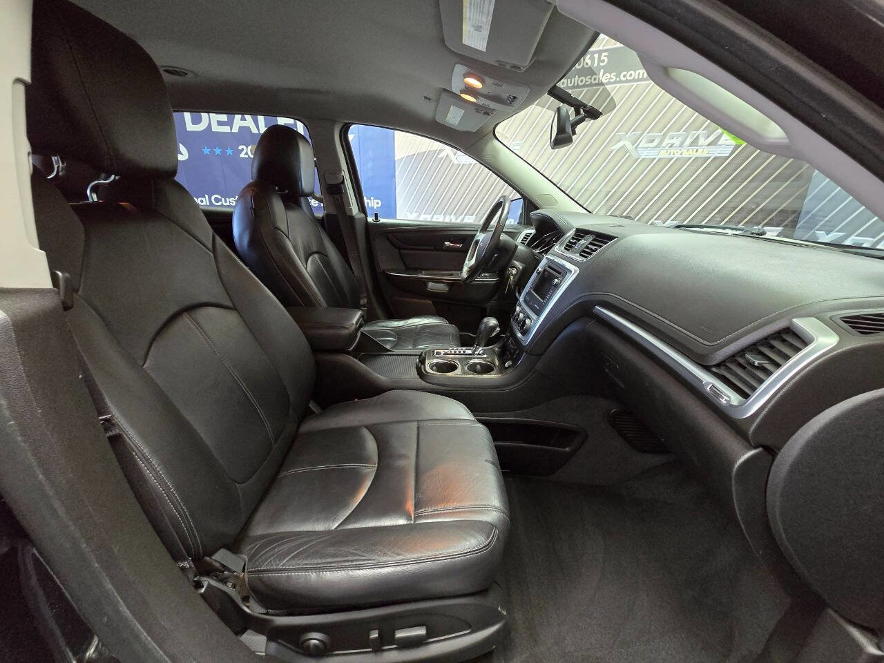 Used 2015 GMC Acadia SLT image 25
