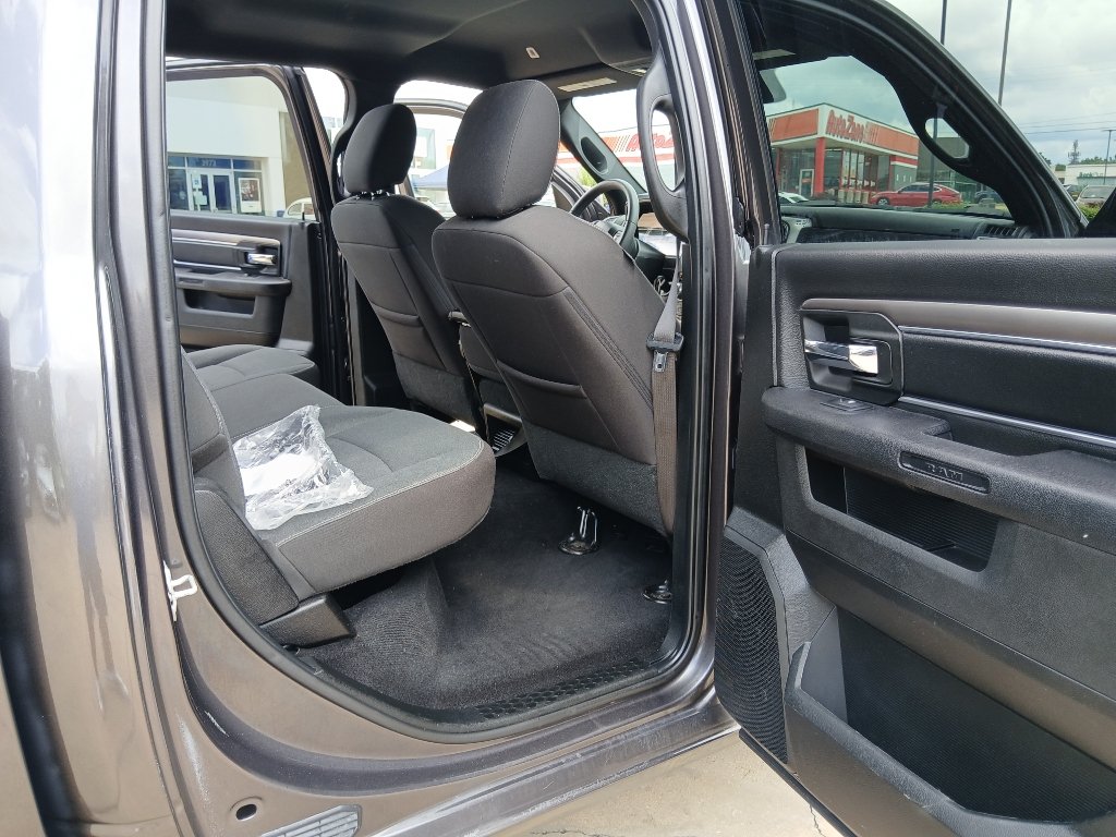 Used 2024 RAM 1500 Warlock AWD/4WD image 27
