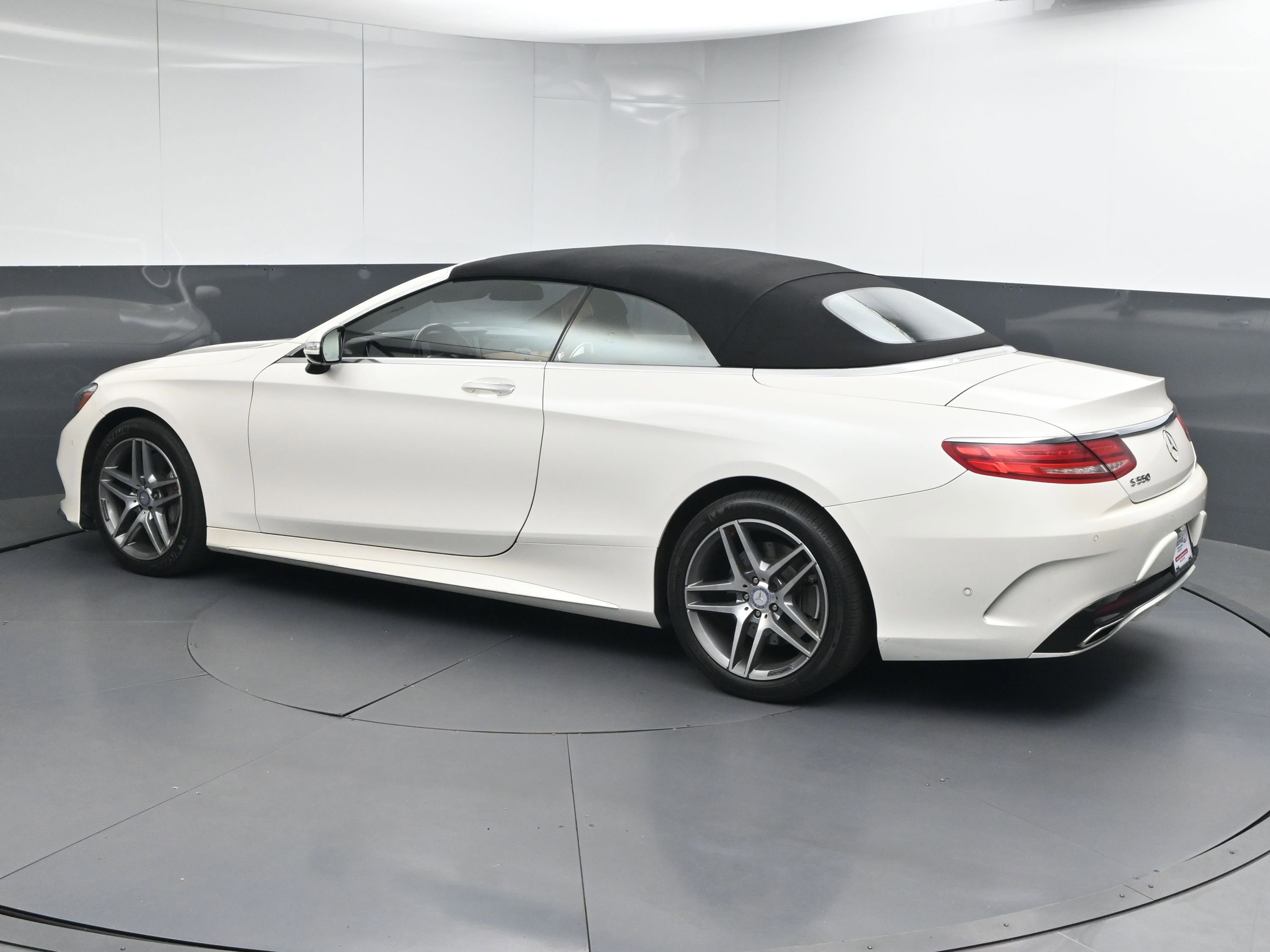 Used 2017 Mercedes-Benz S 550 Cabriolet image 6