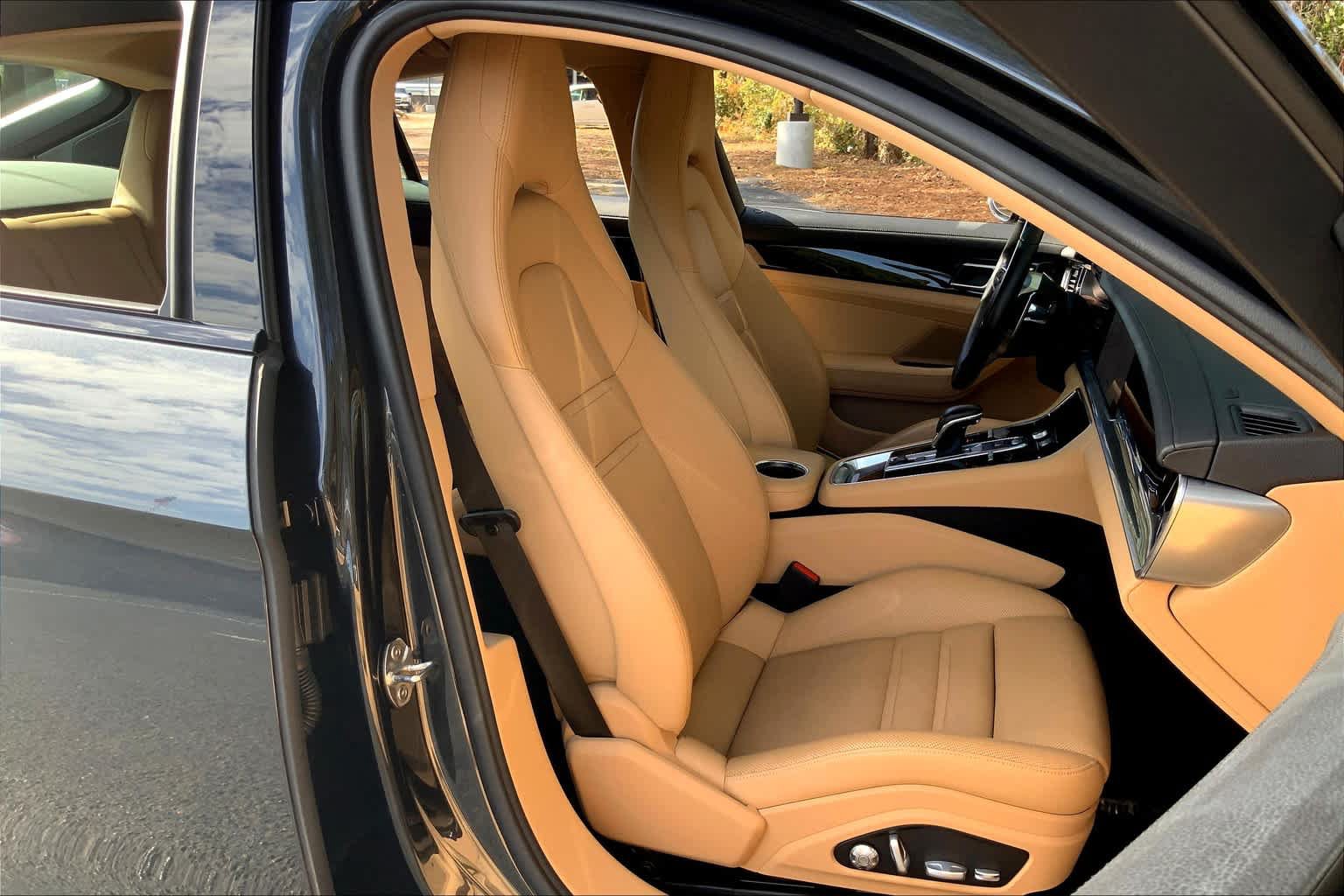 Used 2018 Porsche Panamera RWD image 9
