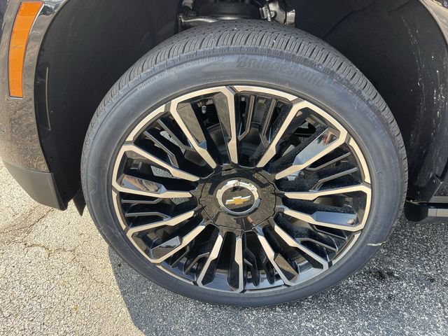 New 2026 Chevrolet Suburban High Country AWD/4WD image 10