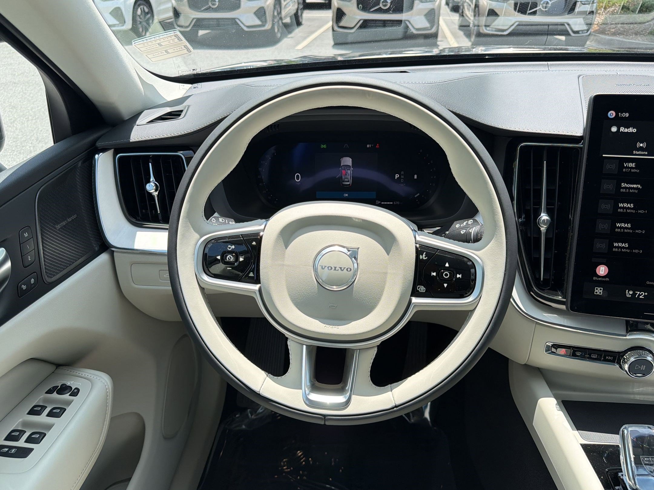 New 2026 Volvo XC60 B5 Ultra w/ Climate Package AWD/4WD image 17