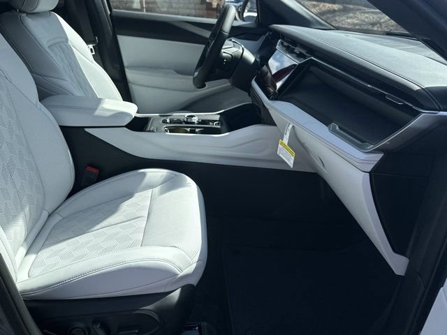 New 2026 Jeep Cherokee Overland image 14