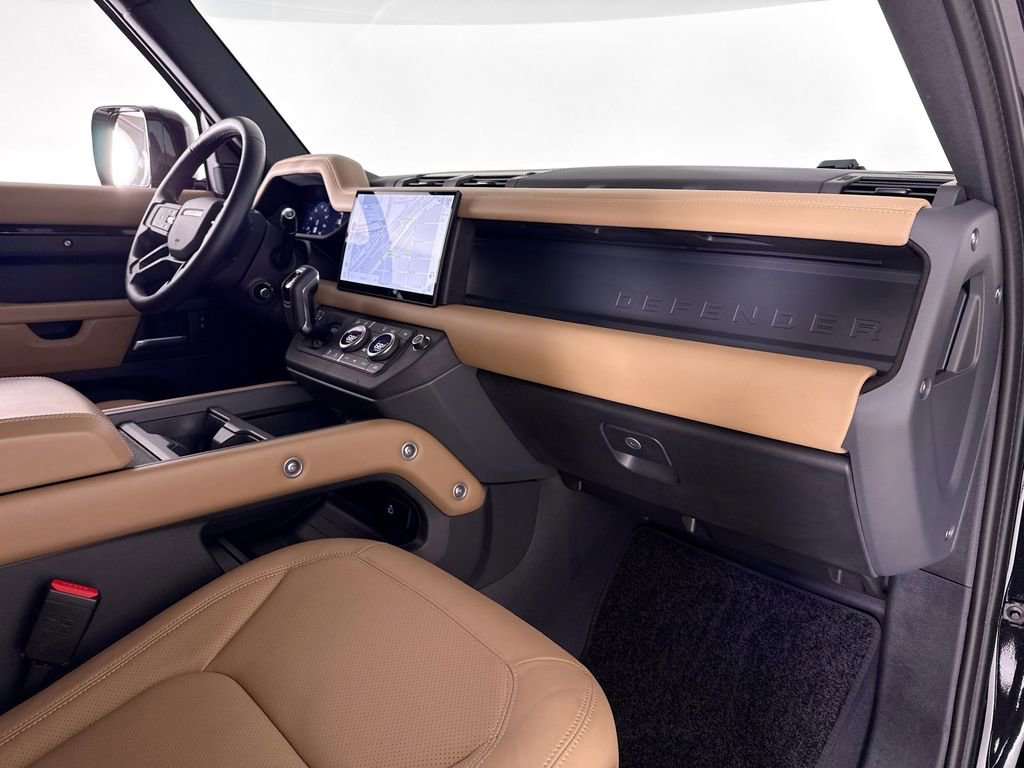 Used 2025 Land Rover Defender 110 S image 13