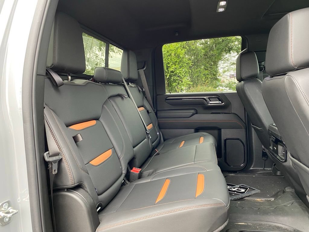 Used 2025 GMC Sierra 2500 AT4 AWD/4WD image 26