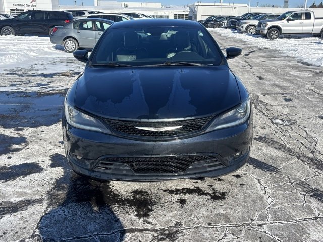 Used 2015 Chrysler 200 S w/ Comfort Group image 2