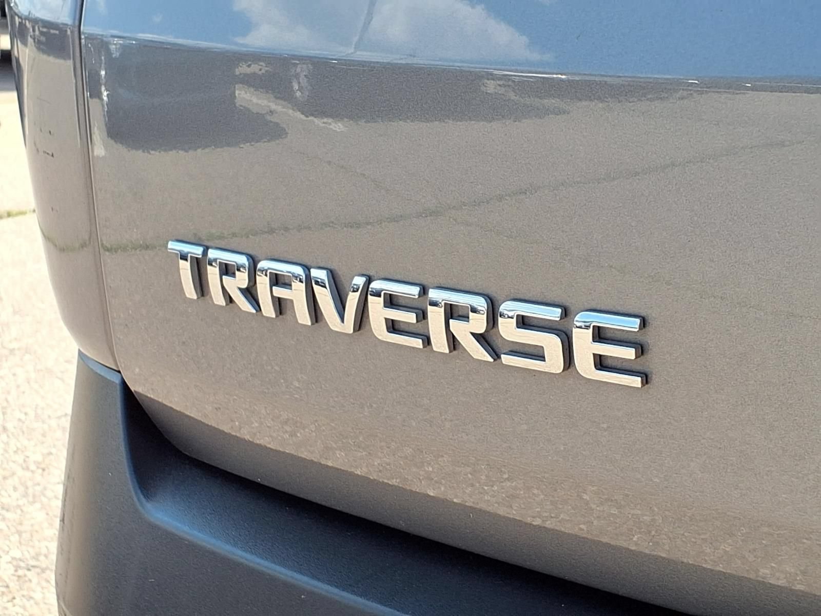 Used 2019 Chevrolet Traverse LT FWD image 11