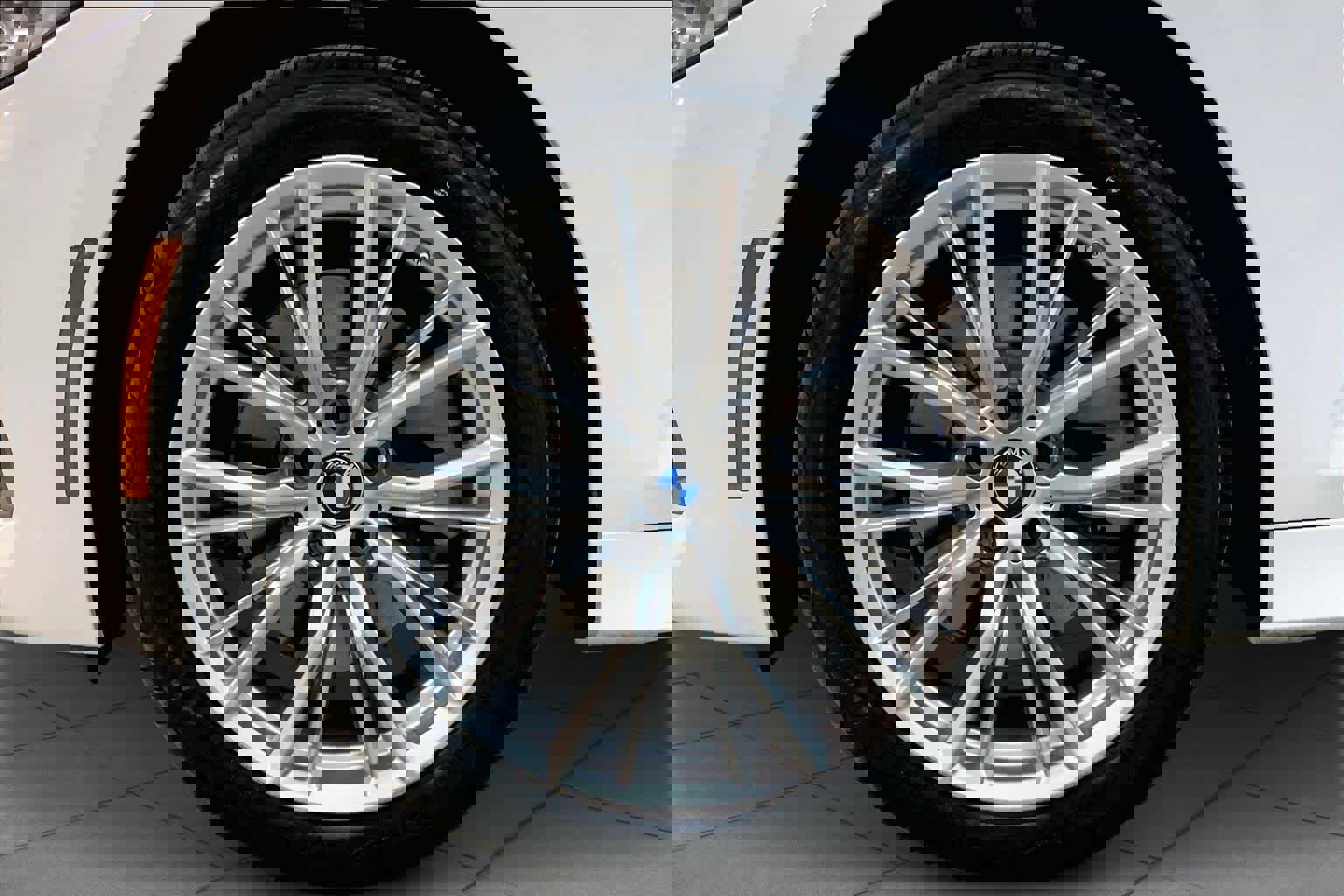 Certified 2024 BMW 330i xDrive Sedan w/ Convenience Package image 11