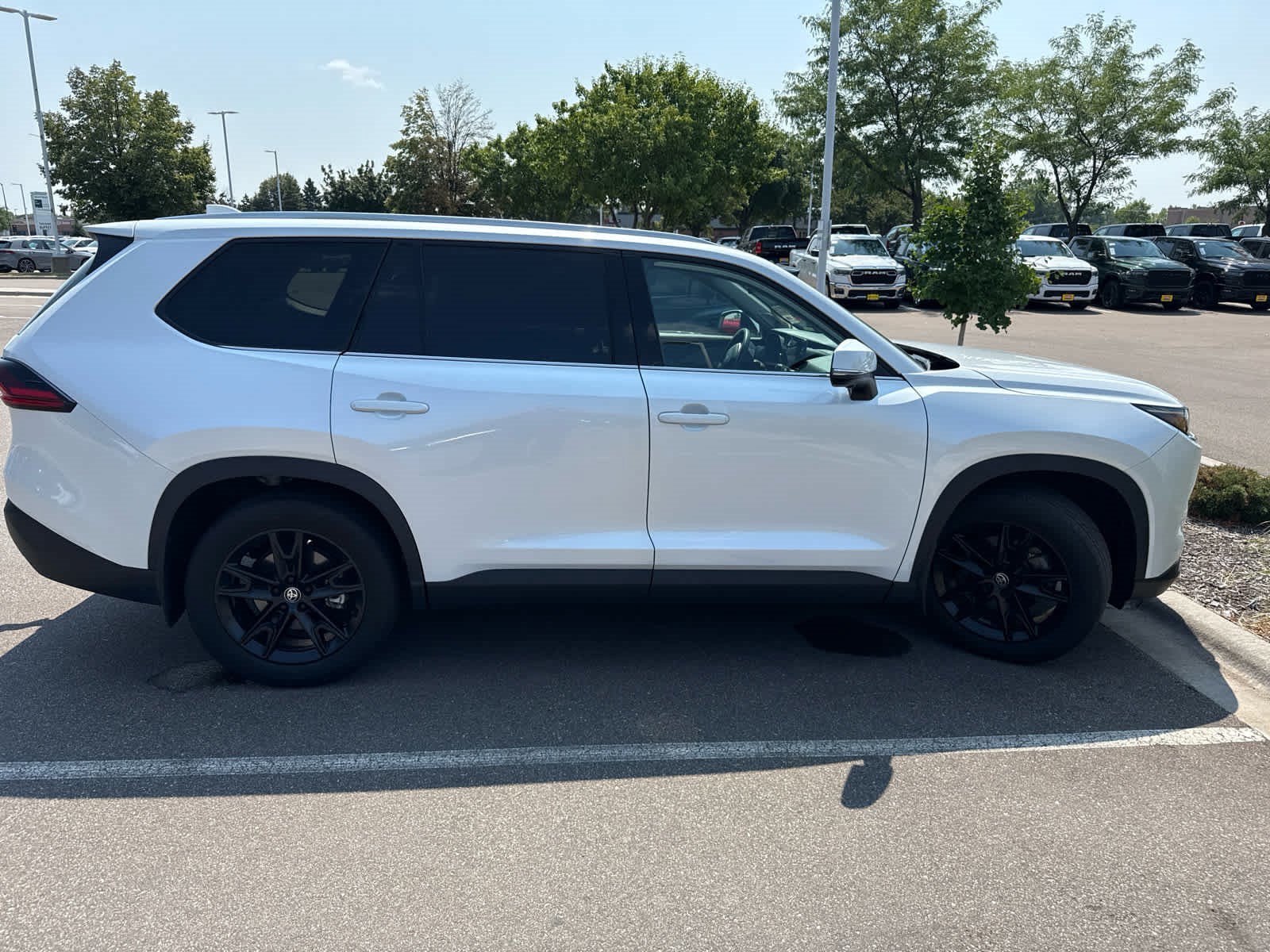Used 2025 Toyota Grand Highlander AWD Hybrid image 8