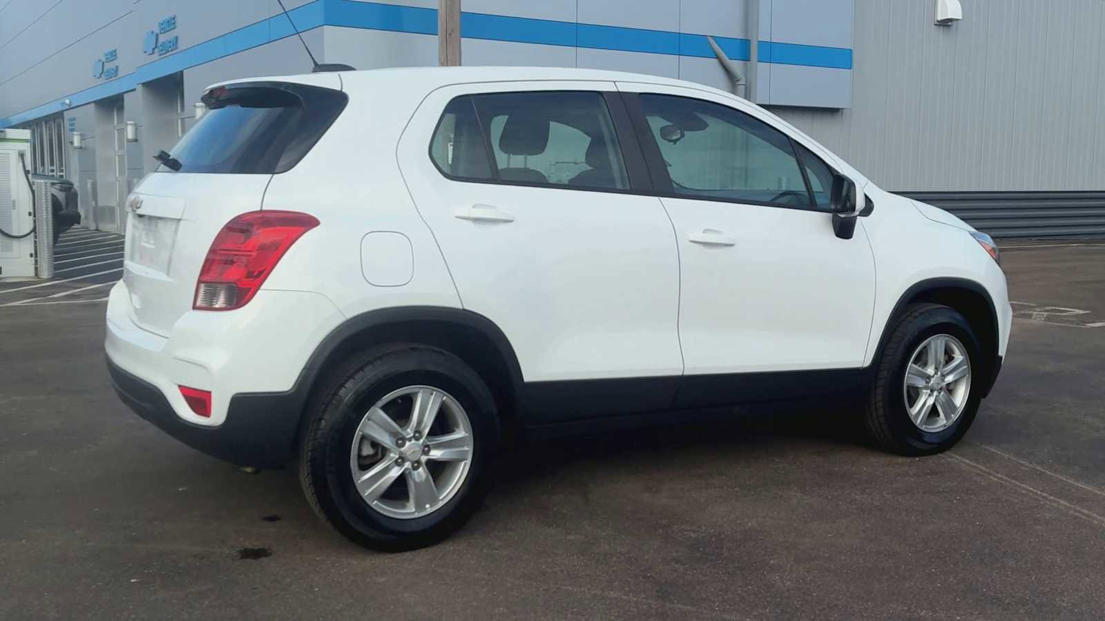 Certified 2018 Chevrolet Trax LS image 2