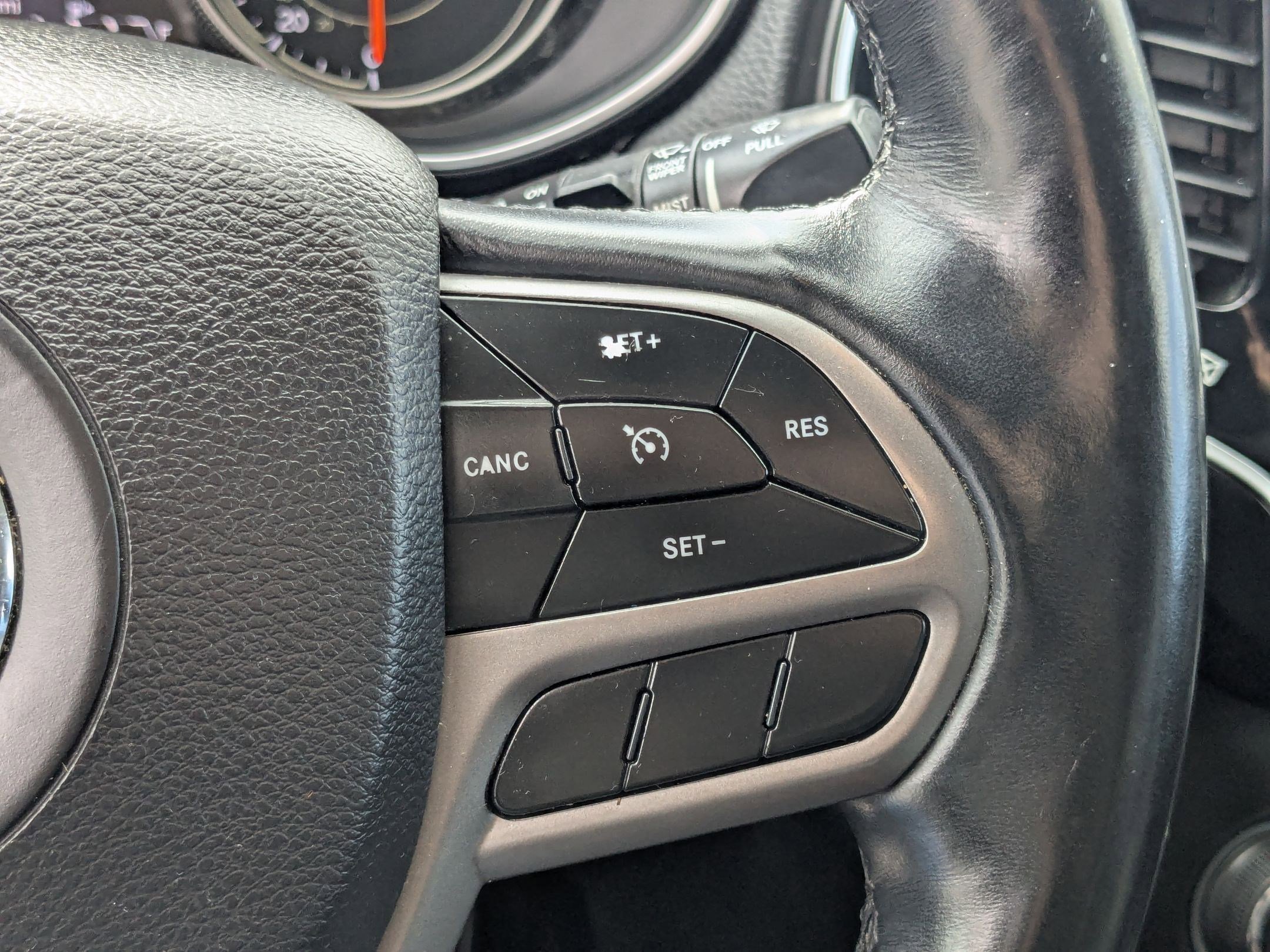 Used 2019 Jeep Cherokee Limited AWD/4WD image 19