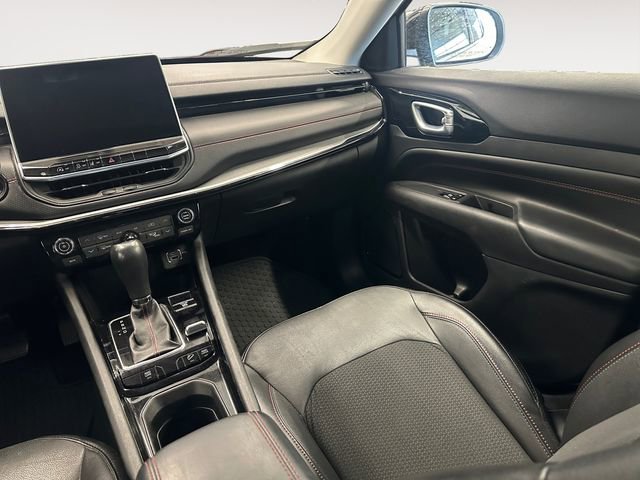 Used 2022 Jeep Compass Trailhawk w/ Trailhawk Convenience Group image 11