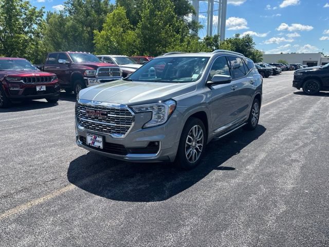 Used 2024 GMC Terrain Denali w/ Denali Premium Package