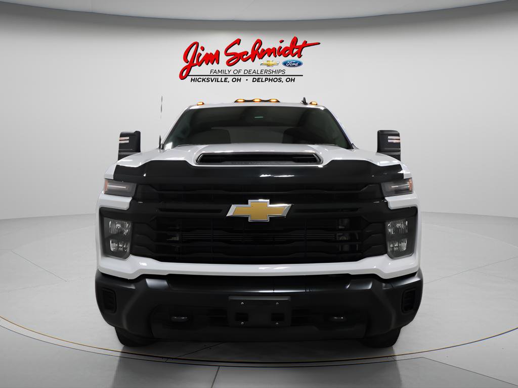 Used 2025 Chevrolet Silverado 3500 W/T AWD/4WD image 3