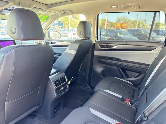 Used 2025 Volkswagen Atlas Peak Edition SE image 13