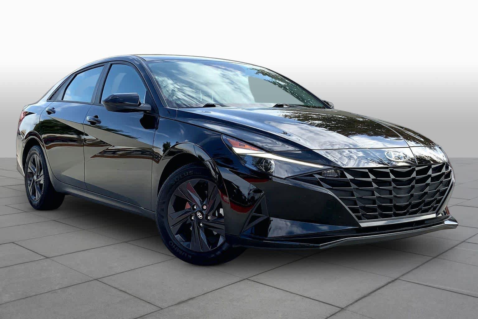 Certified 2023 Hyundai Elantra SEL FWD image 3
