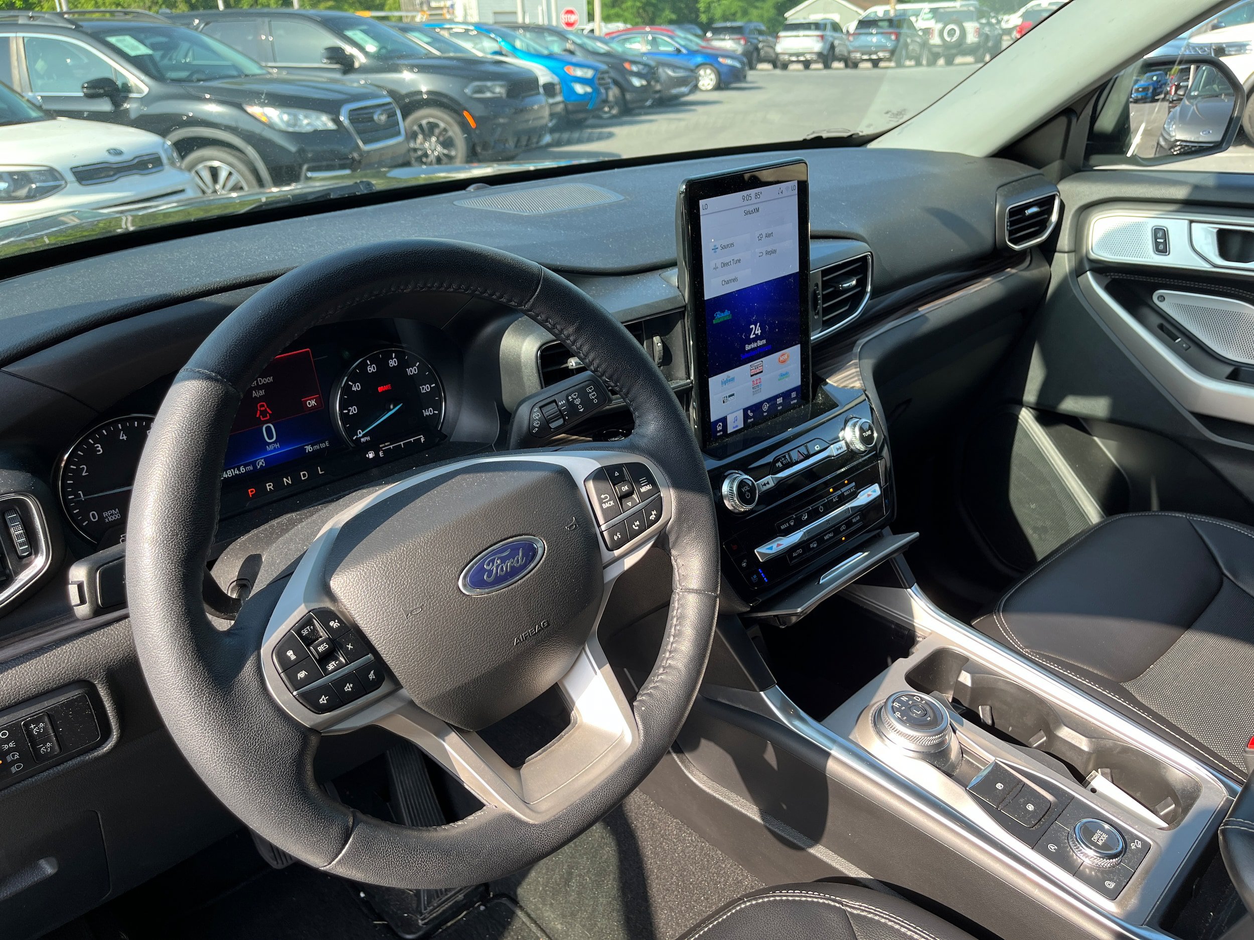 Certified 2023 Ford Explorer Limited w/ Limited Technology Package AWD/4WD image 8