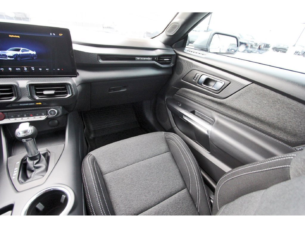 Used 2025 Ford Mustang Coupe RWD image 10