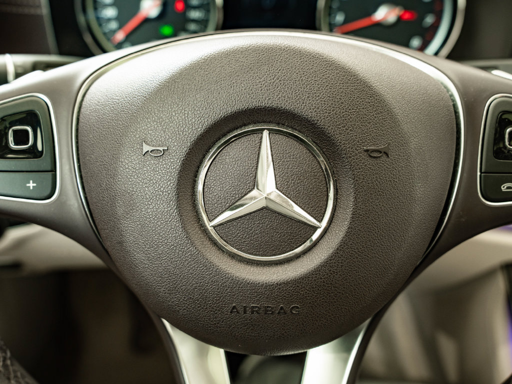 Used 2018 Mercedes-Benz E 400 4MATIC Wagon image 31