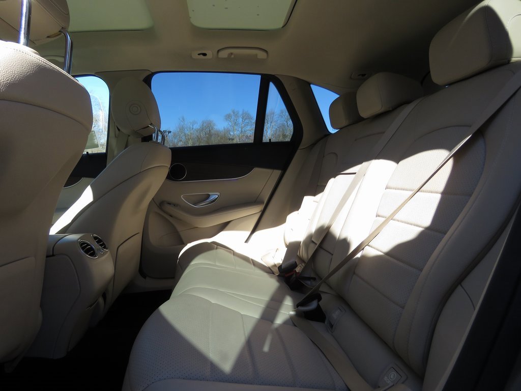 Used 2021 Mercedes-Benz GLC 300 GLC 300 image 21