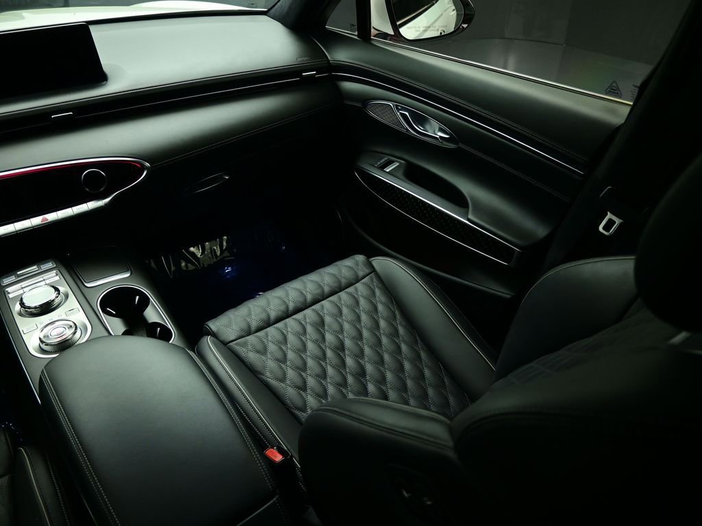 Used 2025 Genesis GV70 3.5T Sport w/ Sport Prestige Package image 46