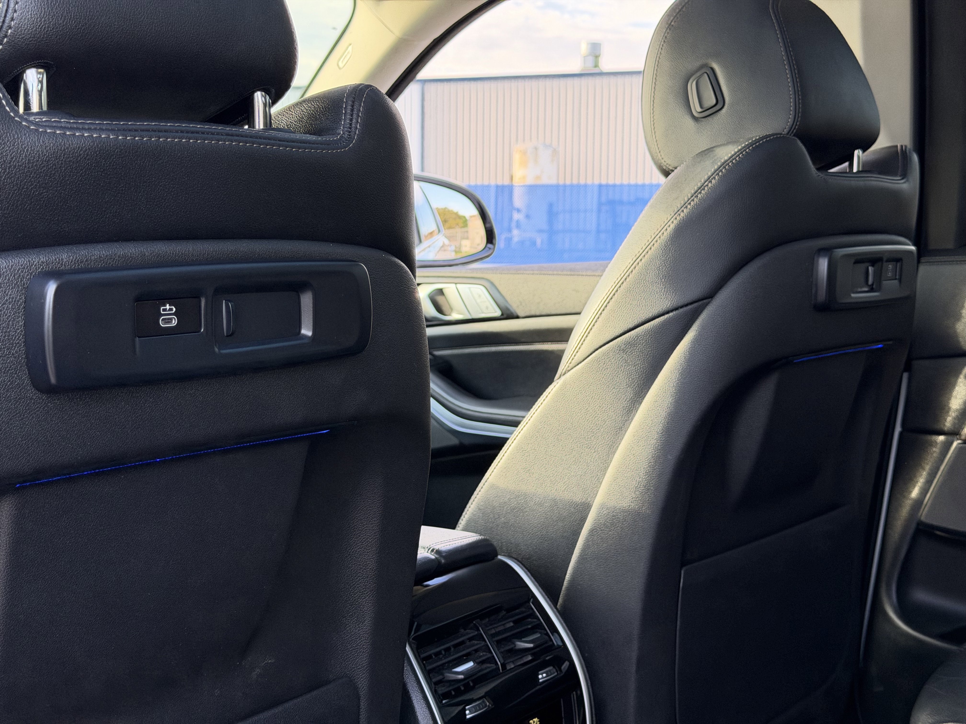 Used 2021 BMW X7 xDrive40i w/ Executive Package AWD/4WD image 38