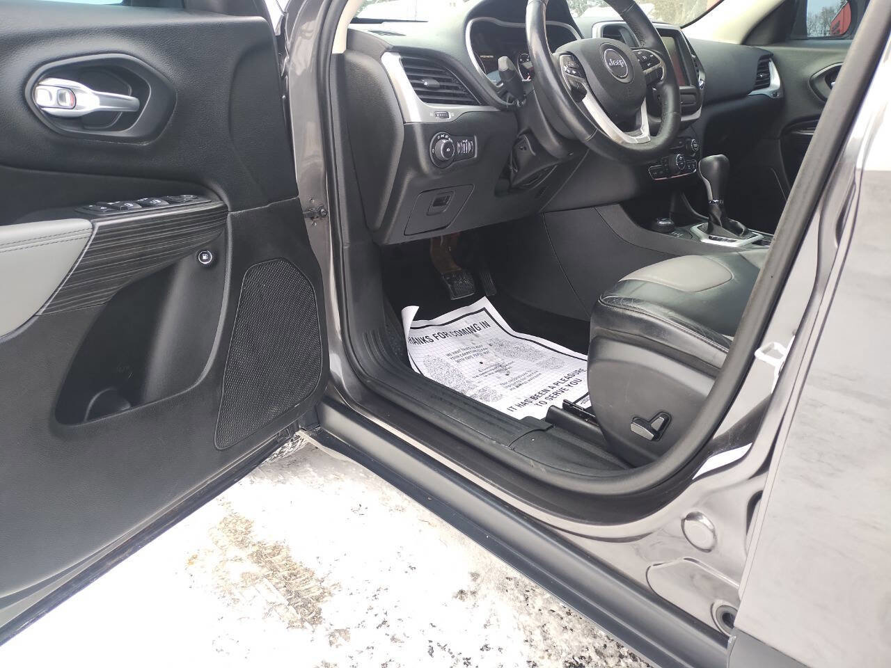 Used 2014 Jeep Cherokee Limited image 3