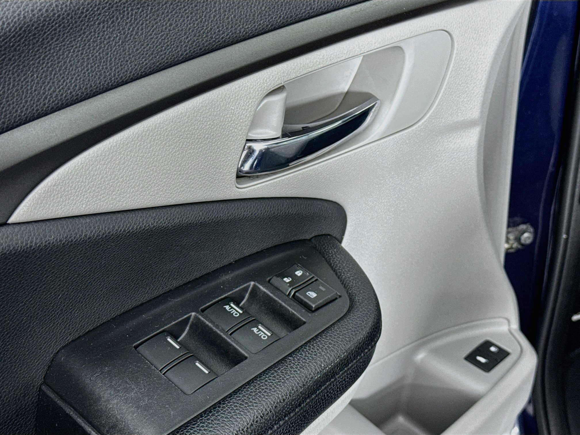 Used 2017 Honda Pilot EX-L image 17