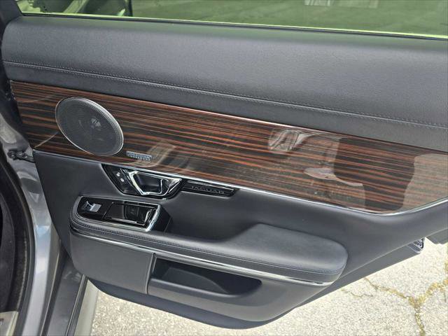 Used 2017 Jaguar XJ R-Sport image 13