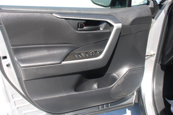 Certified 2023 Toyota RAV4 LE AWD/4WD image 10