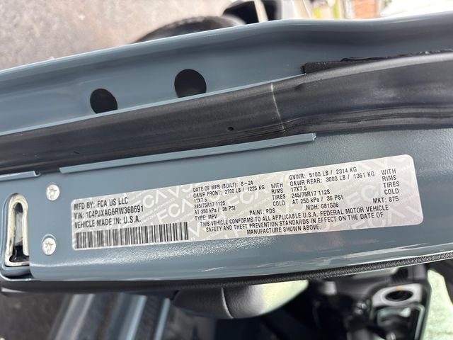 Used 2024 Jeep Wrangler Sport AWD/4WD image 34